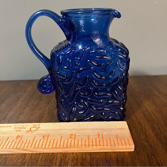 Pilgrim Blue Glass Textured
Crinkle Creamer Reed Handle
Hand Blown 1950 Vintage - Picture 7 of 8